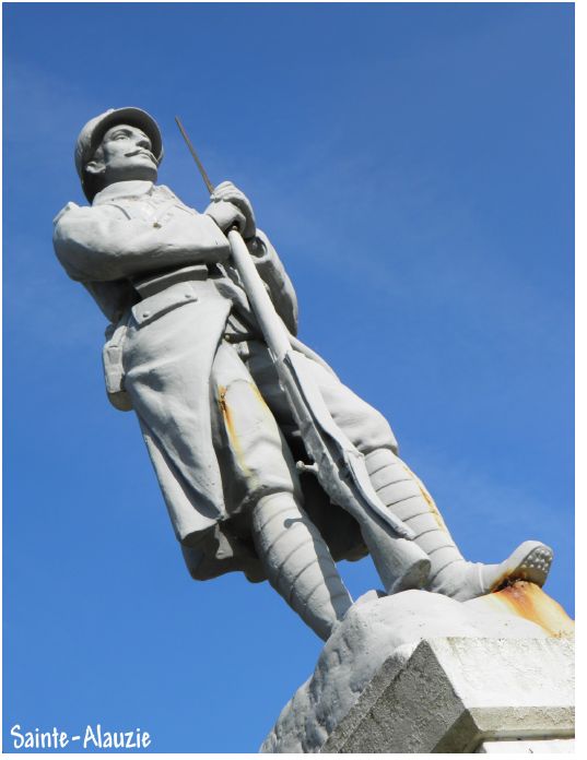 Monument aux morts  St Alauzie